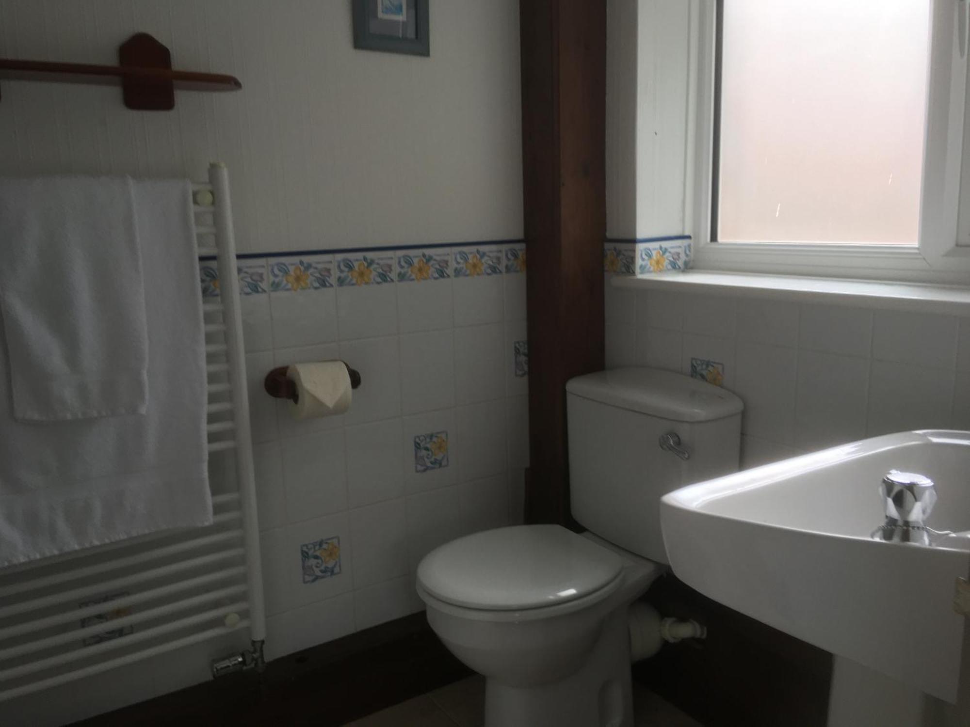 Grove House Bed & Breakfast 3*