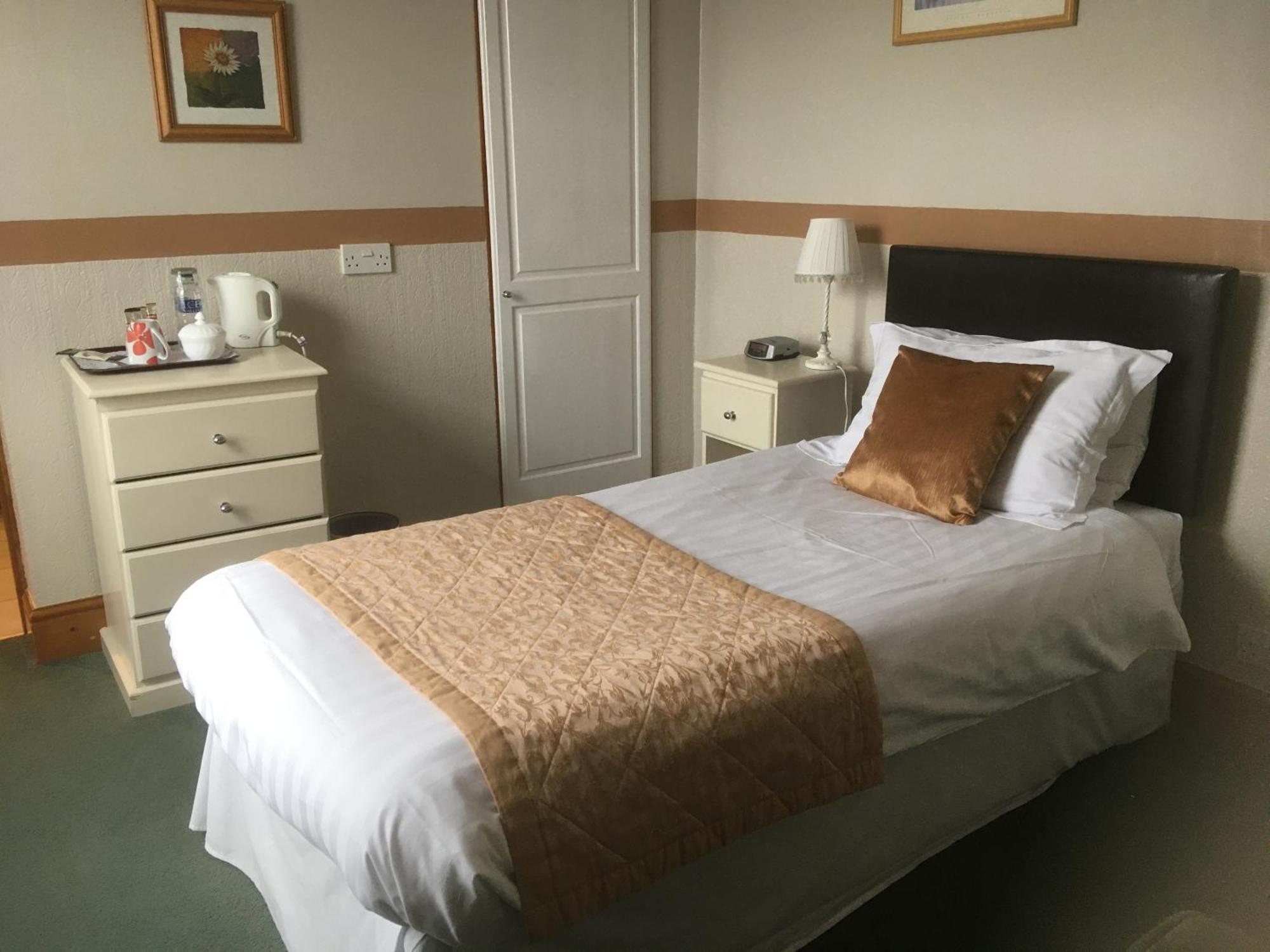 Bed & Breakfast Grove House