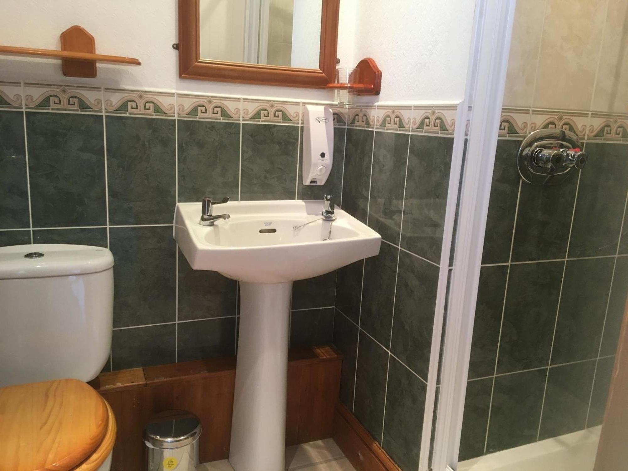 Bed & Breakfast Grove House 3*