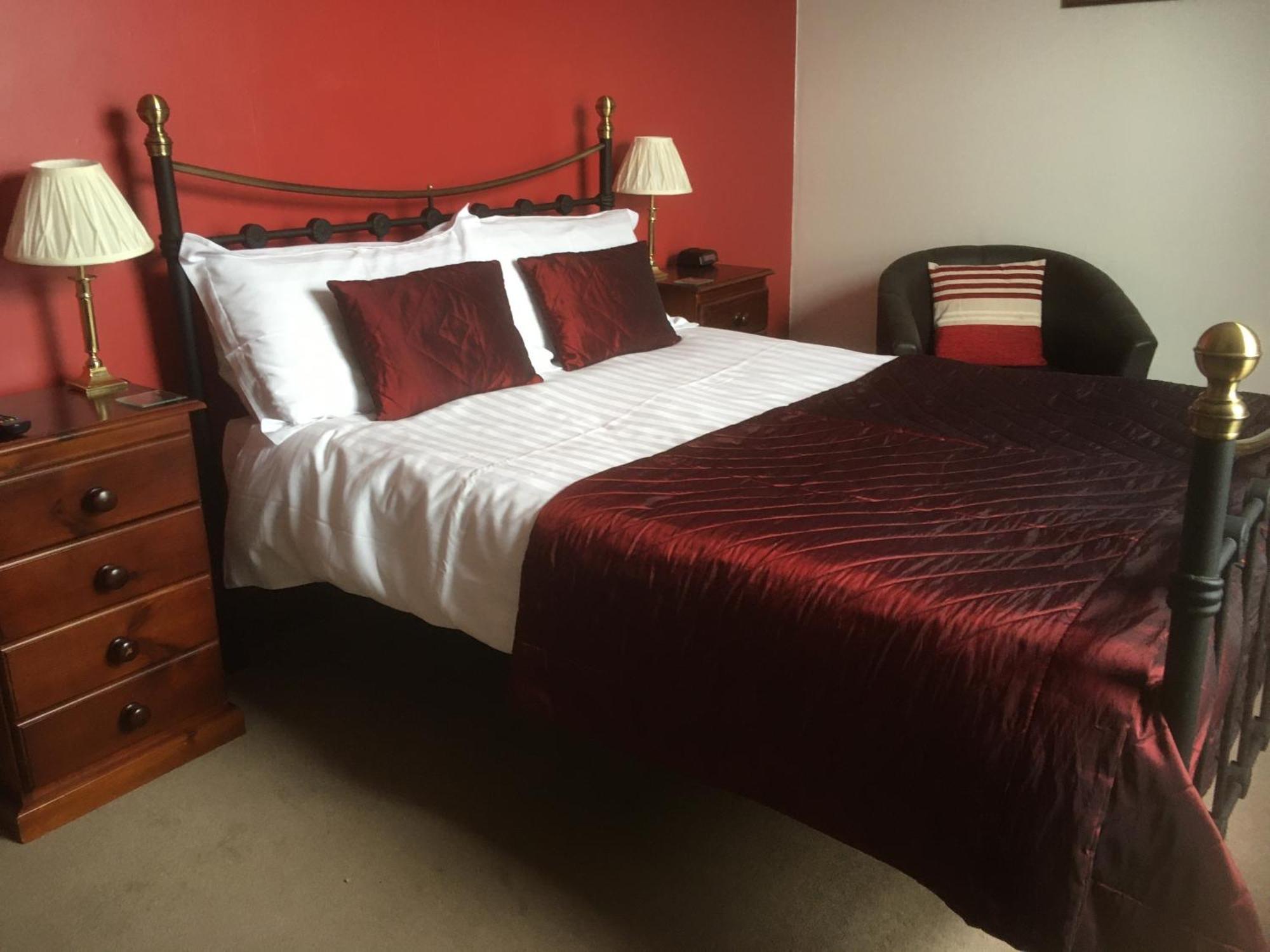 Grove House 3*