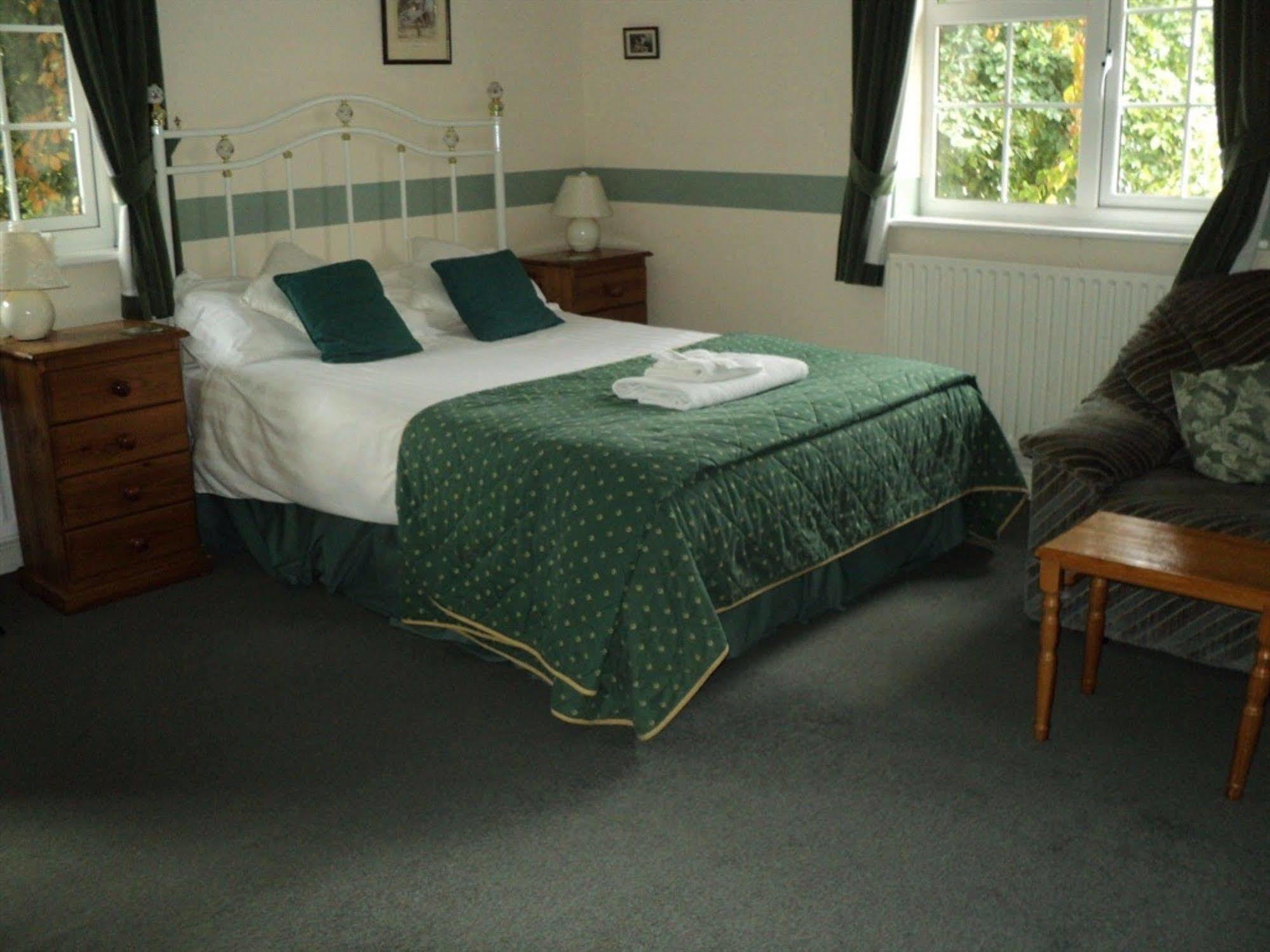 Grove House Bed & Breakfast 3*